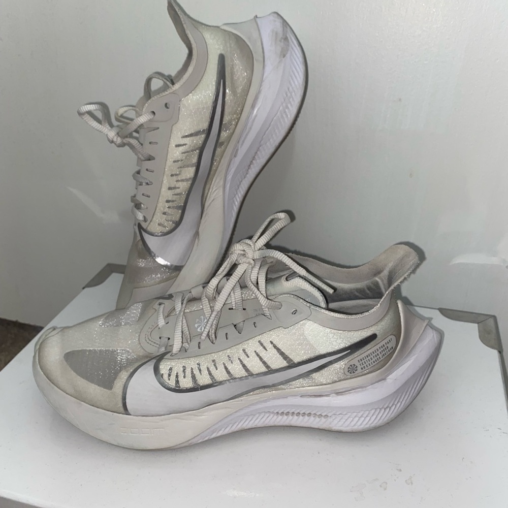 Nike zoom gravity